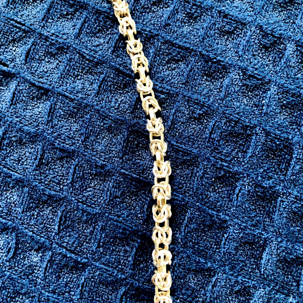 Ladies sterling silver chain
